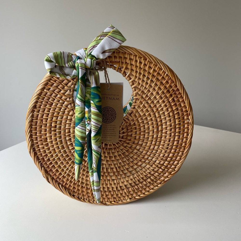 NWT Round Woven Straw Bag with Green Lemon Print Scarf